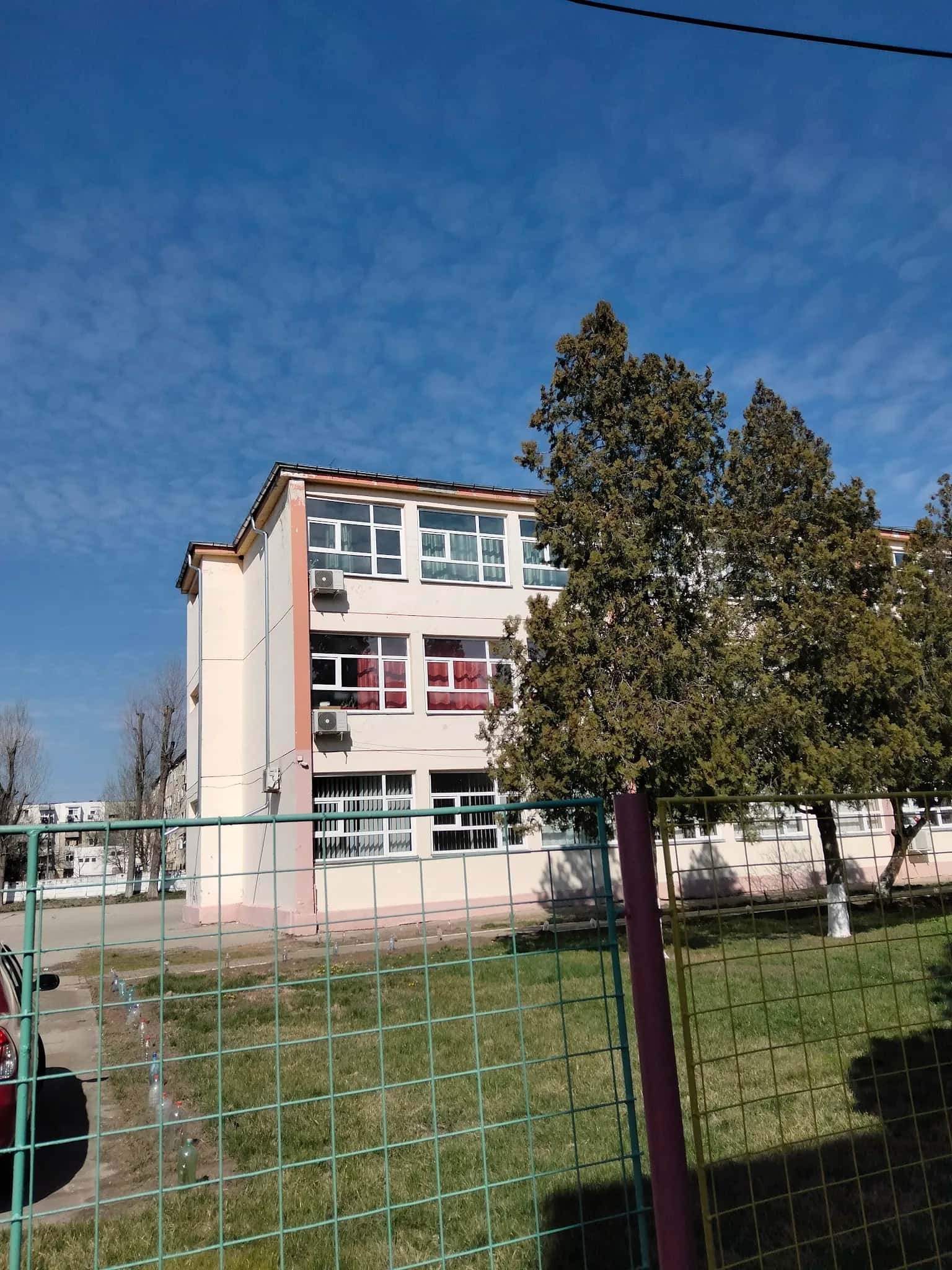 Secondary School Nr. 10
