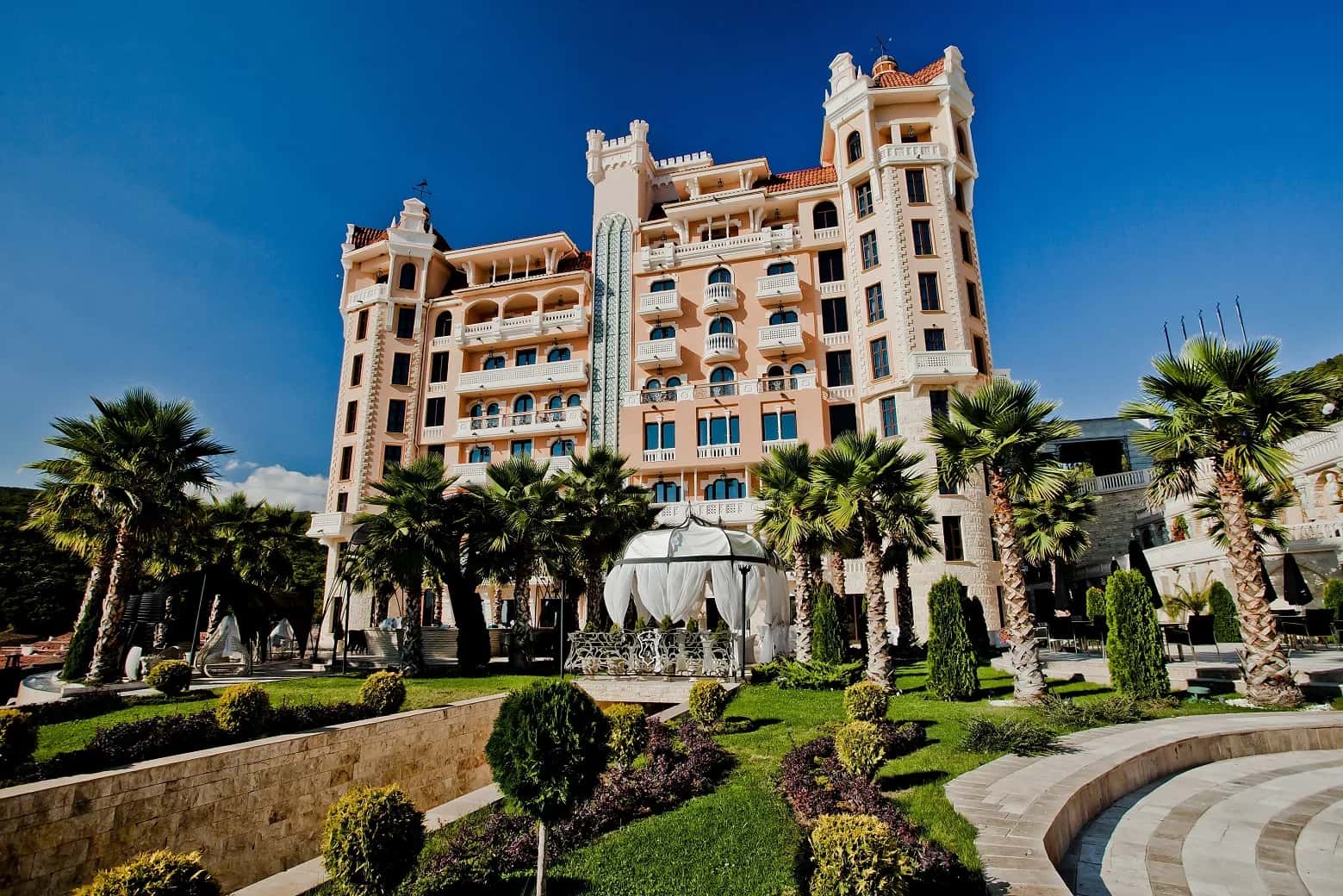 Royal Castle Hotel & Spa