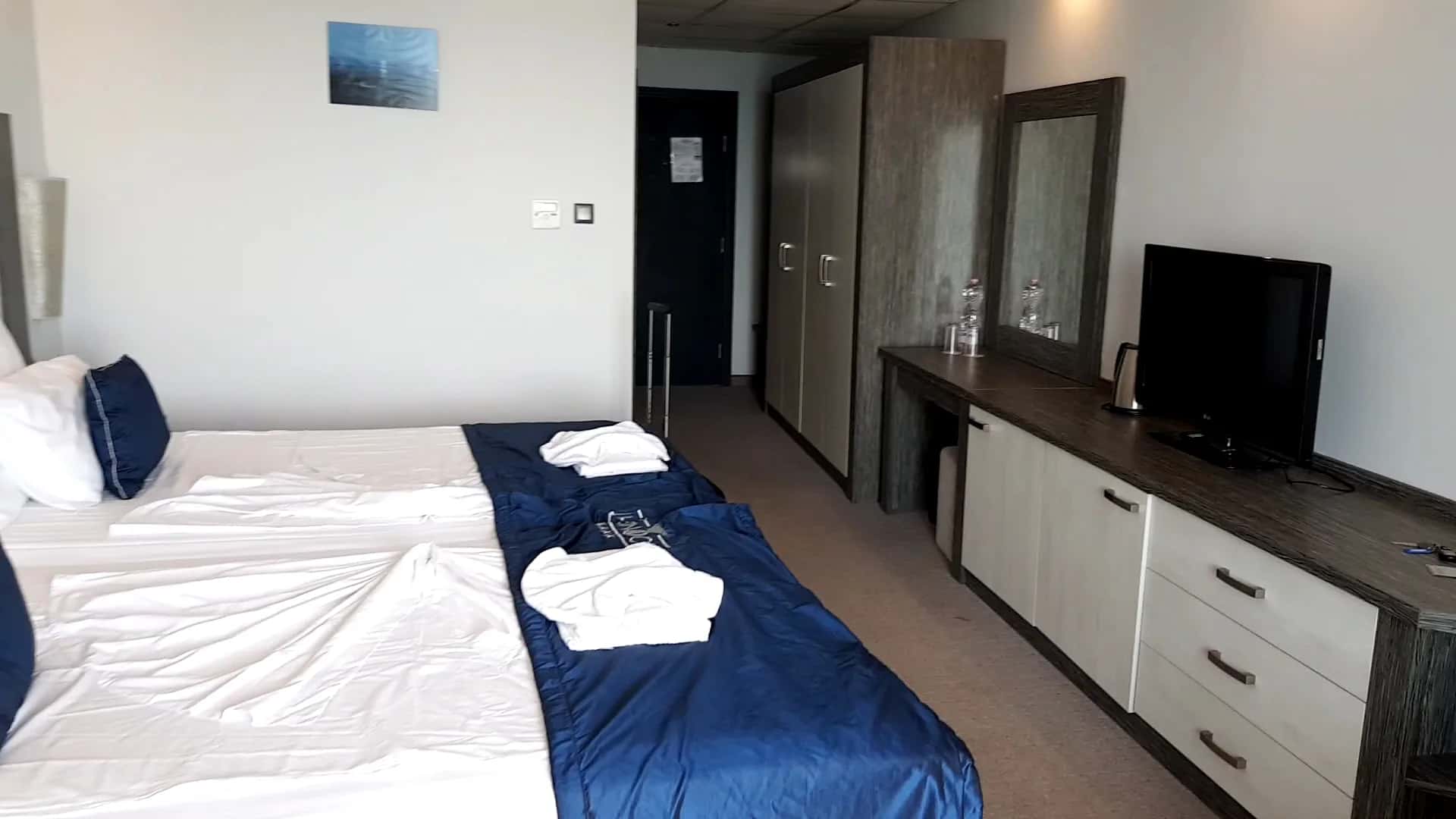 Hotel Moonlight Path