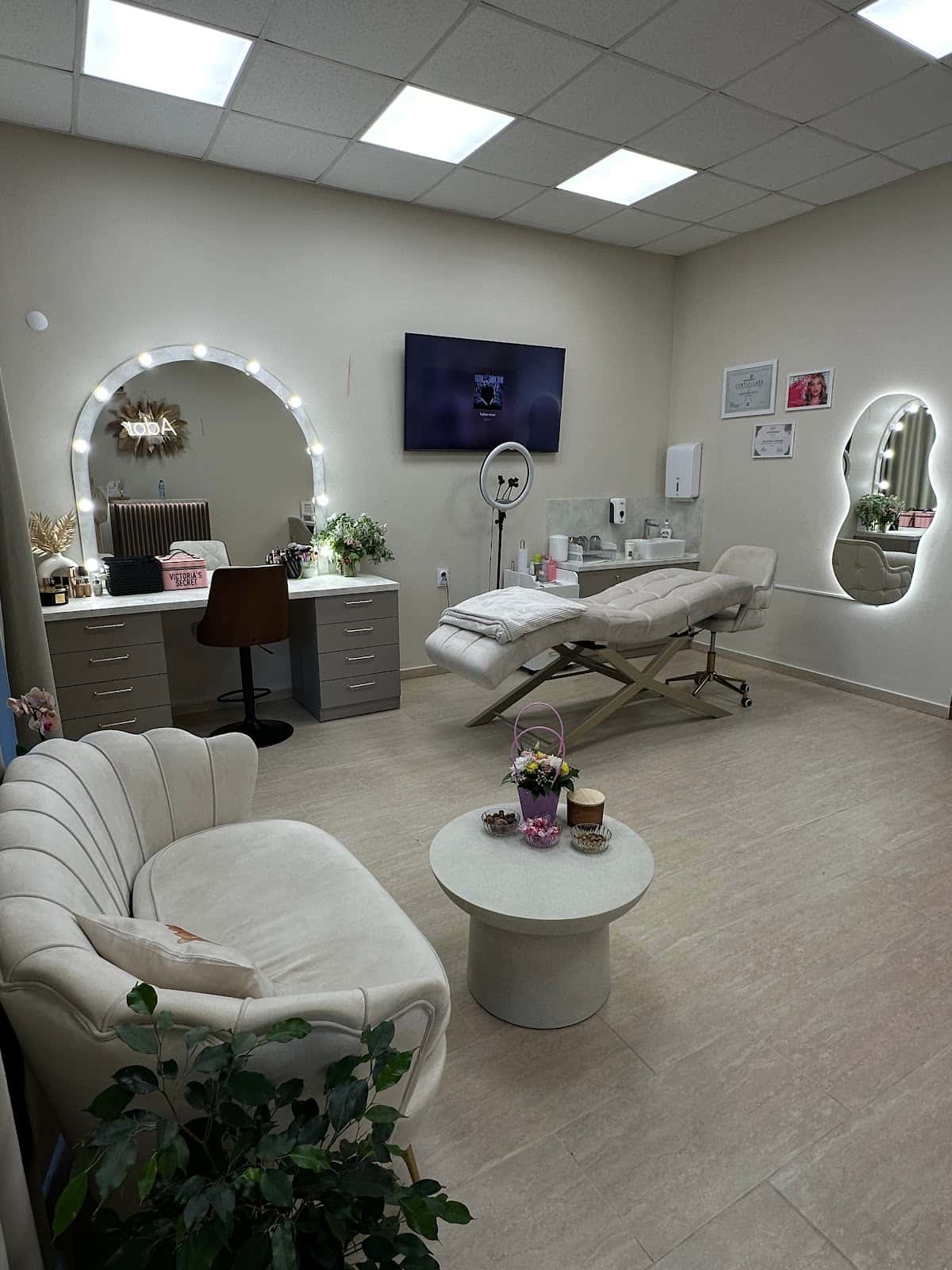 Ador beauty salon
