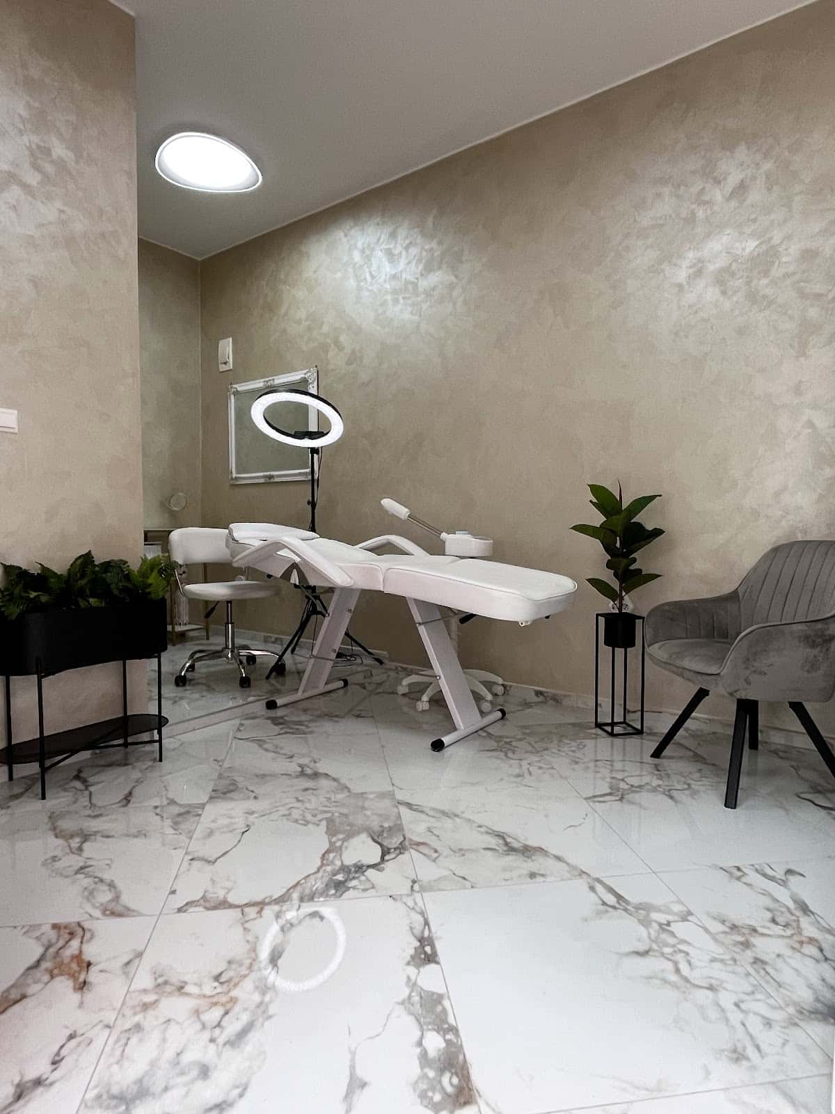 Queen Beauty House