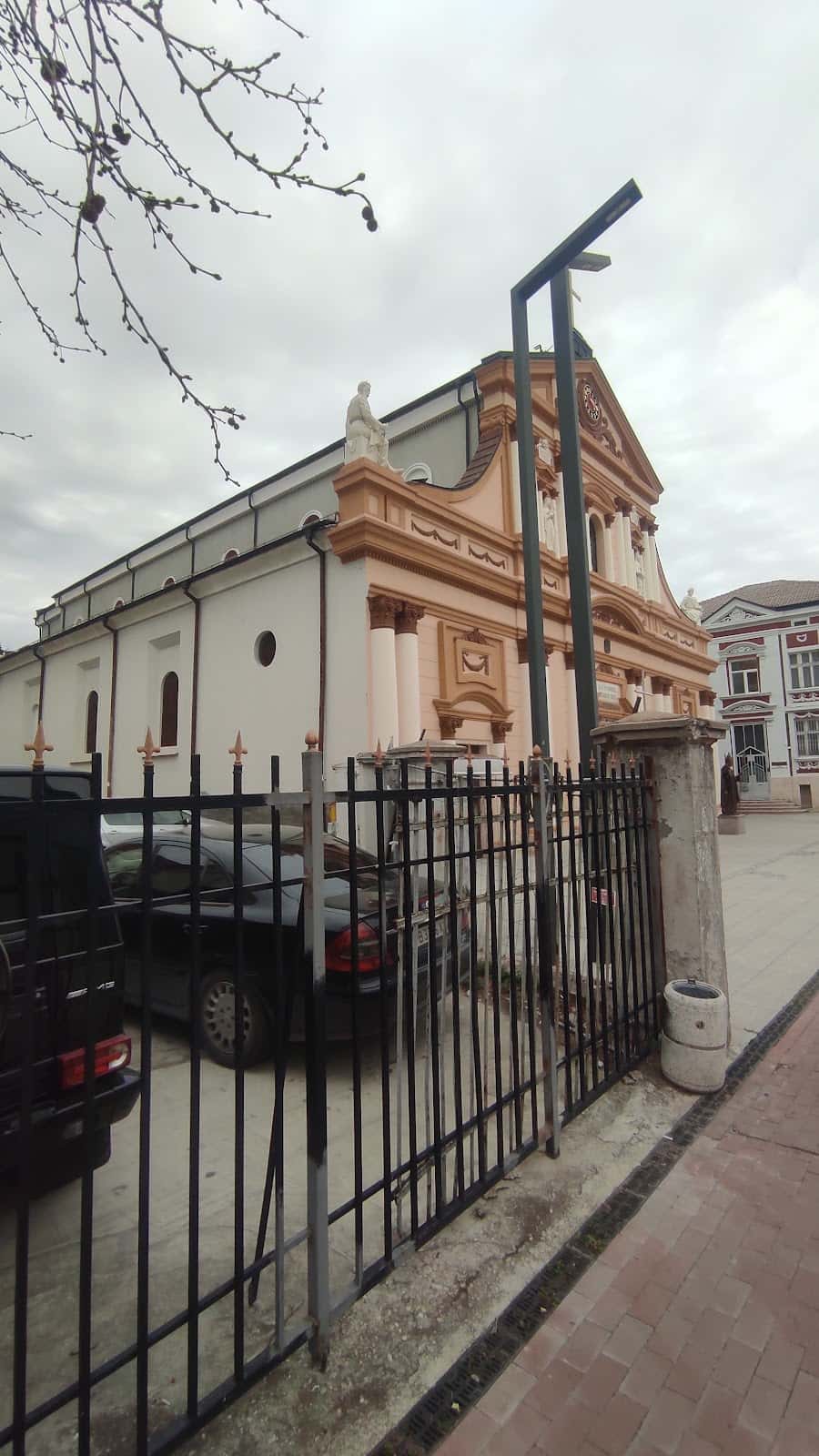 Католически храм