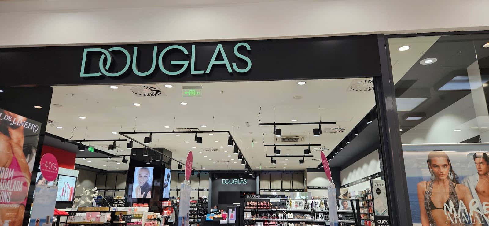 DOUGLAS 5 PLOVDIV PLAZA