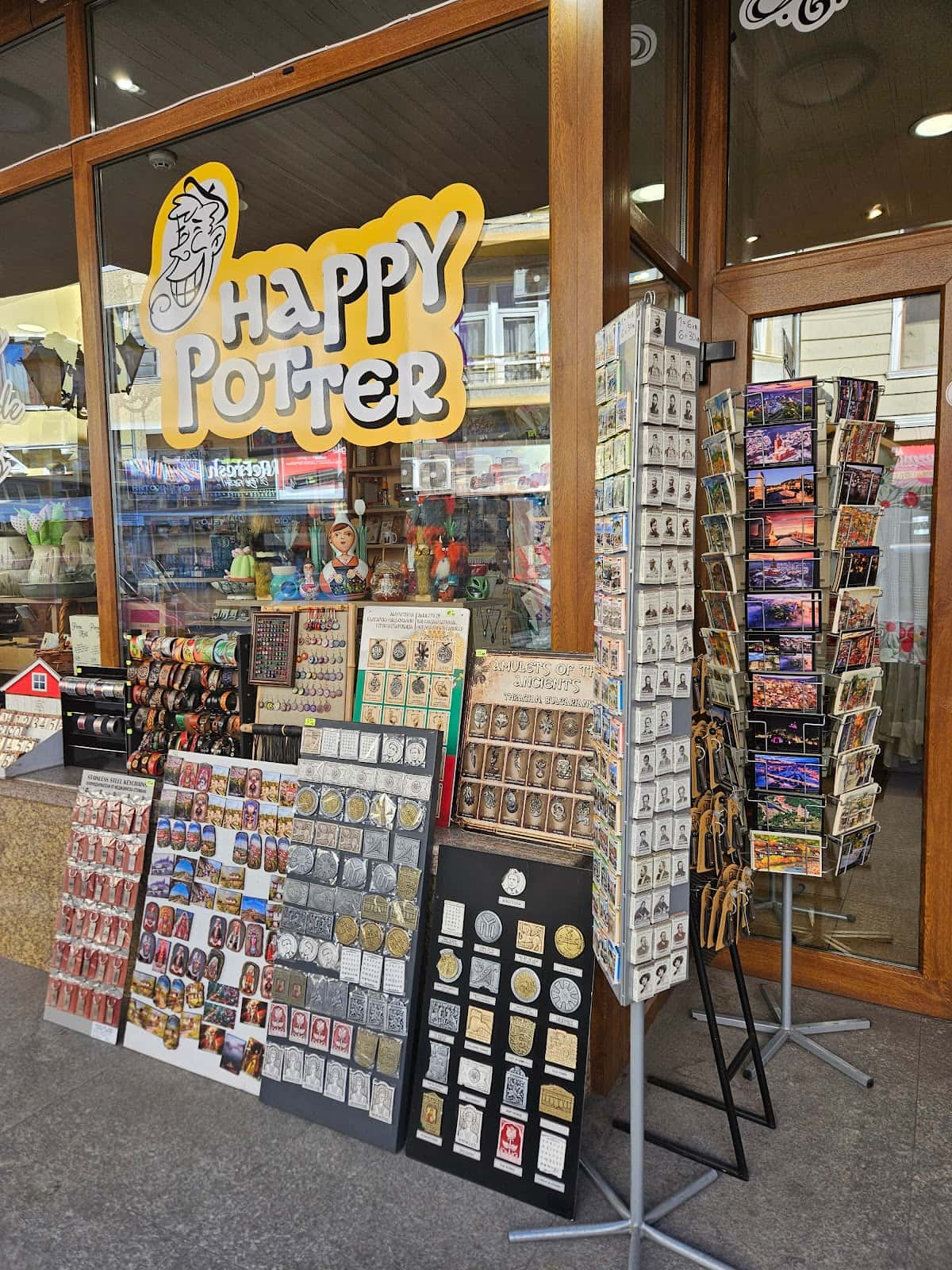 HAPPY POTTER ceramics and souvenirs