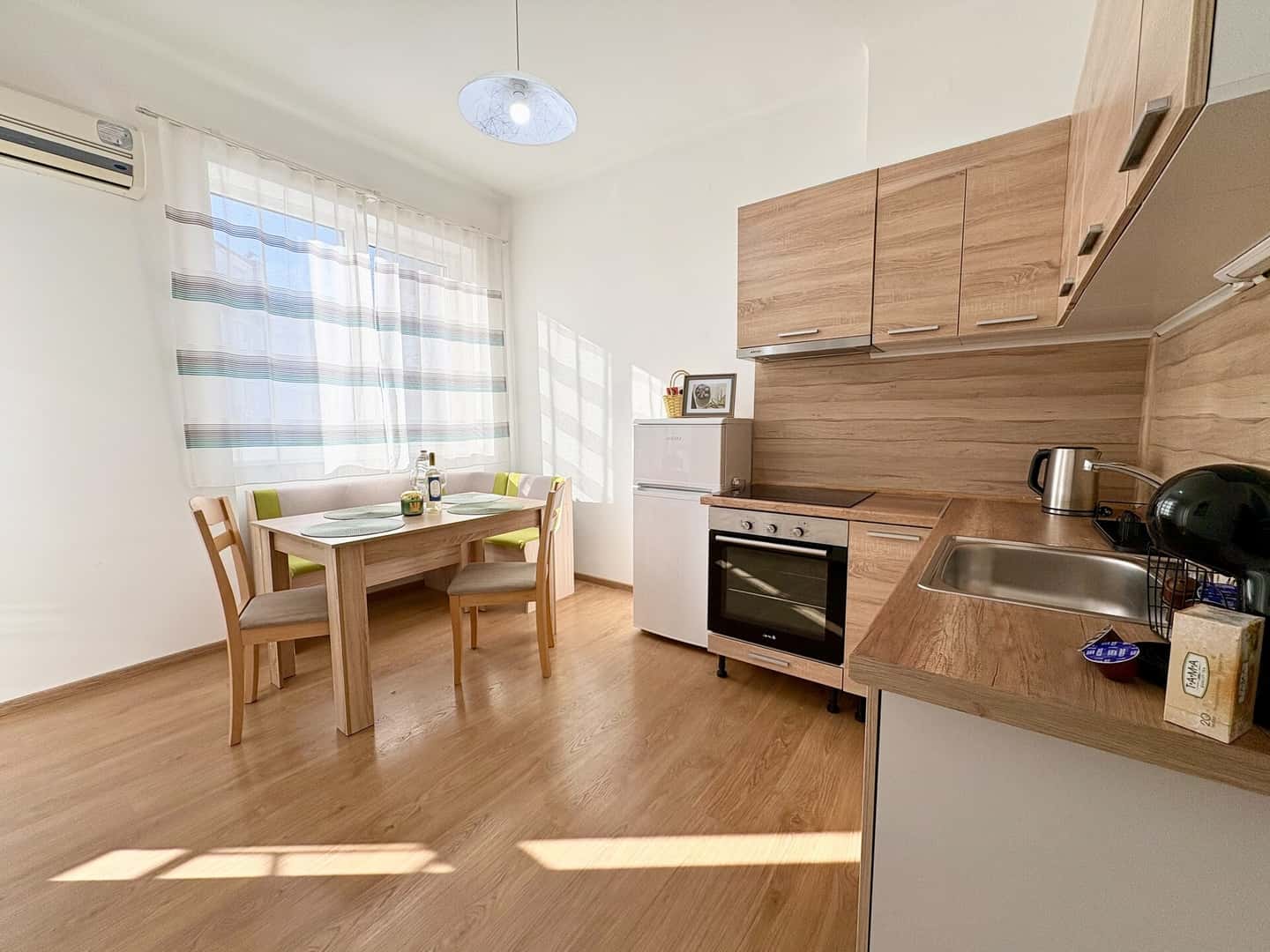 SeaSide Central Apartment