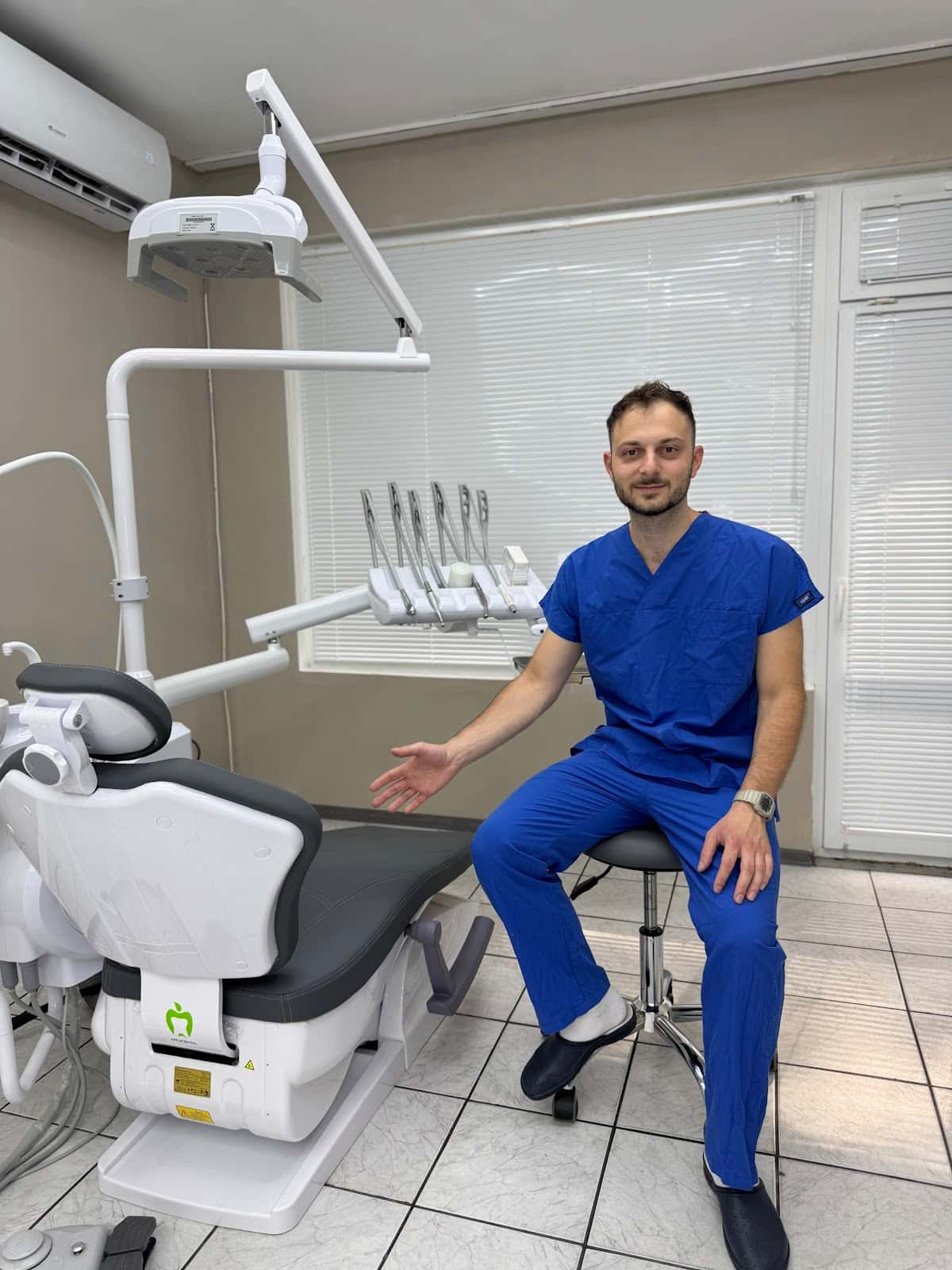 Dr. Hazaryan зъболекар