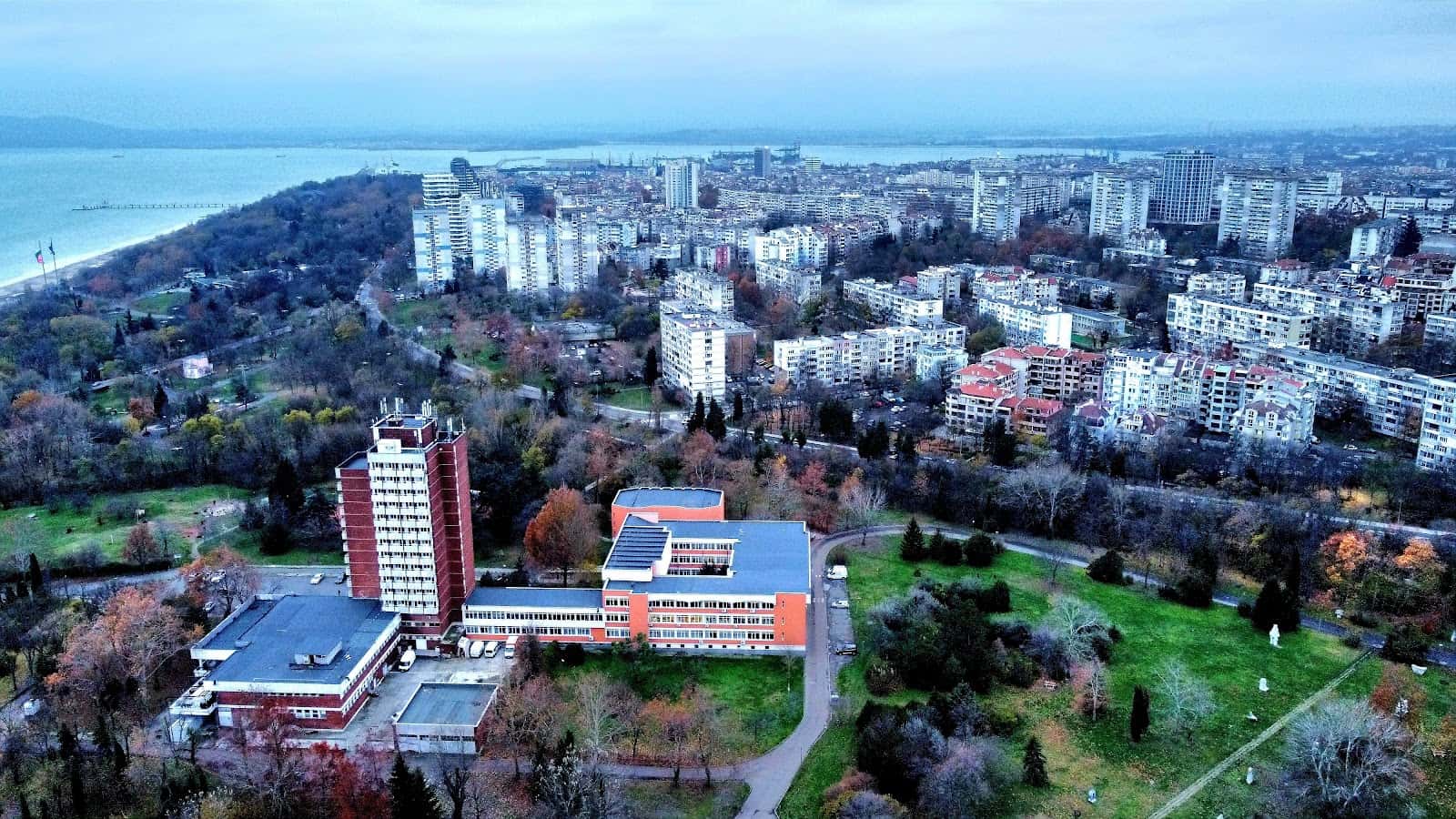 Парк Езеро