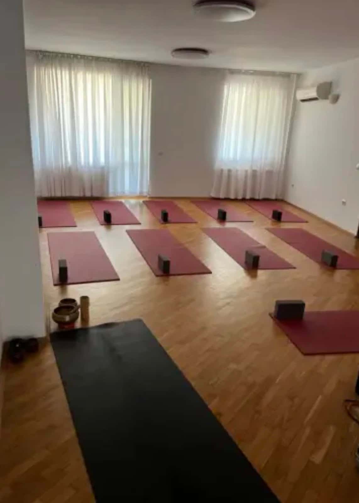 Йога и Пилатес студио Relax S - Карловска