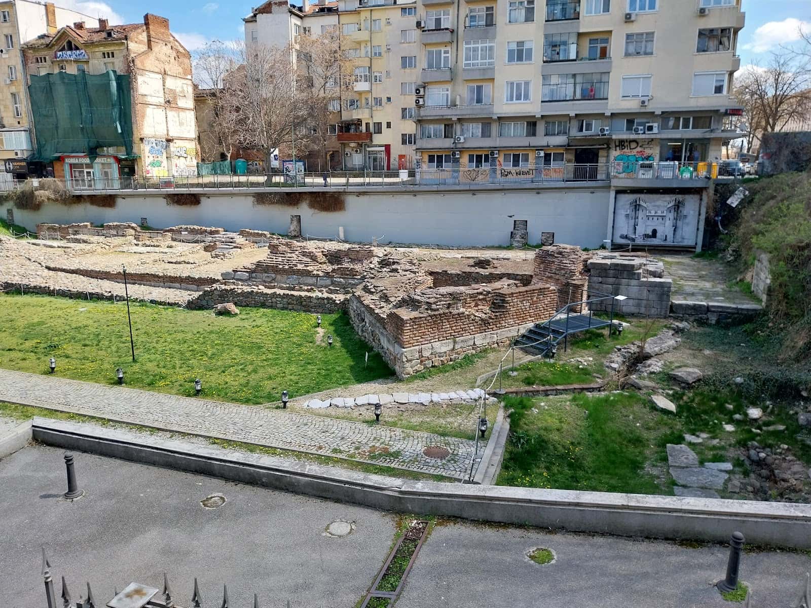 Археологически парк „Западна порта на Сердика“ (вход)