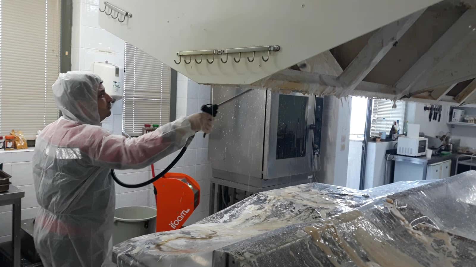Видал-професионално почистване на кухненски аспирации на хотели , ресторанти и пицарии