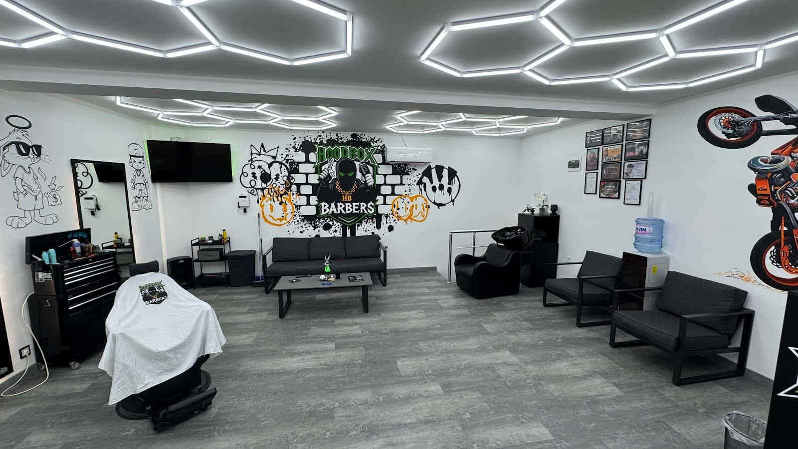 HoodBox Barbers