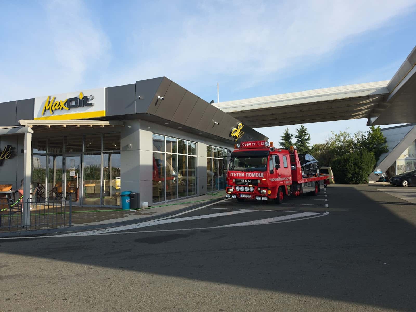 MaxOil Бензиностанция Поморие