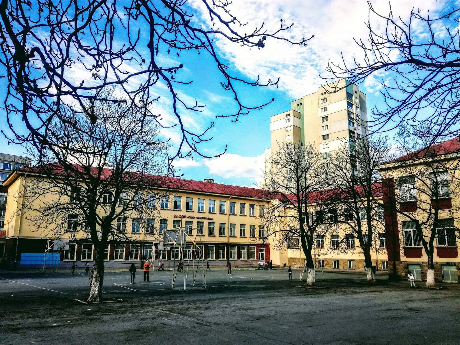 28. Средно училище "Алеко Константинов"