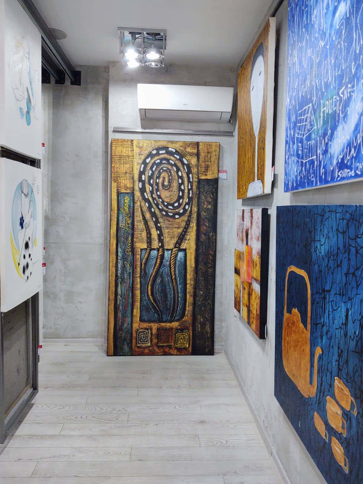 ArtVibes Gallery