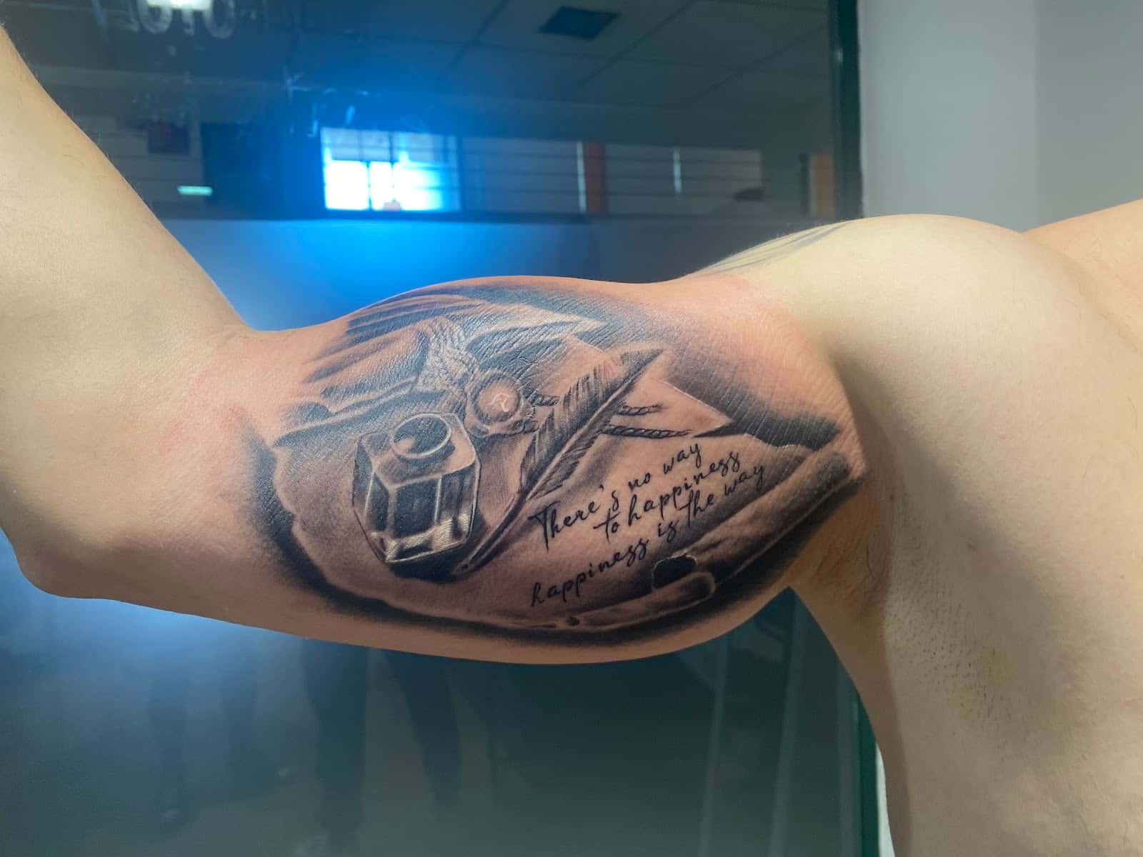 Bold LineTattoo Shop