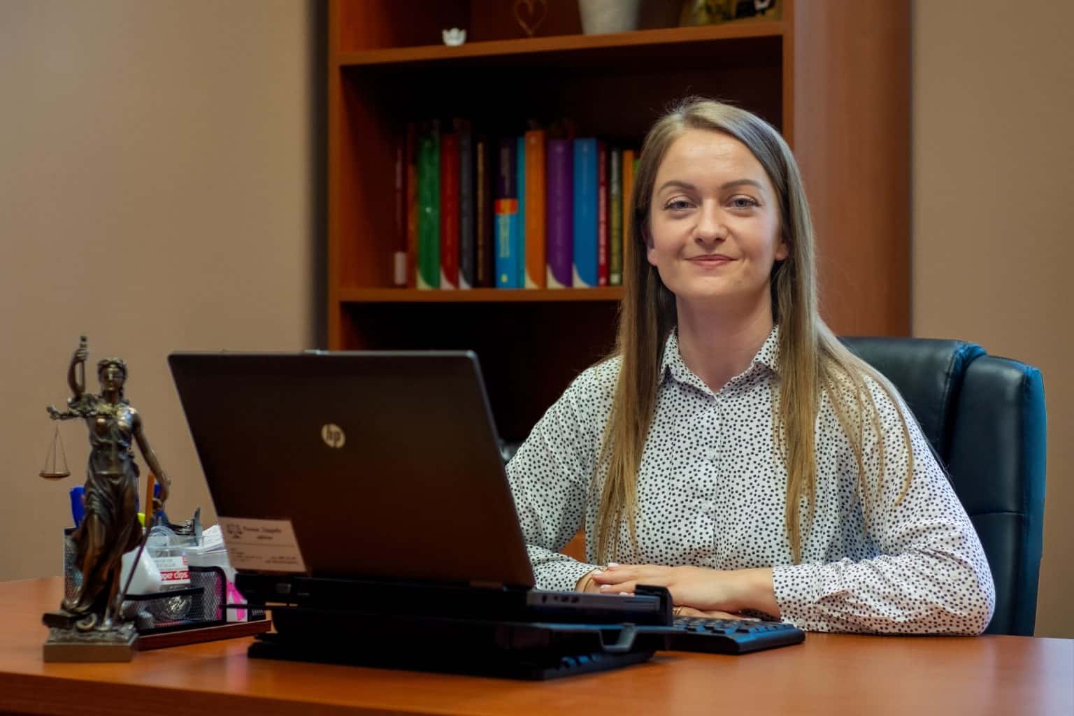 Адвокат Ралица Дардова/ Lawyer Ralitsa Dardova